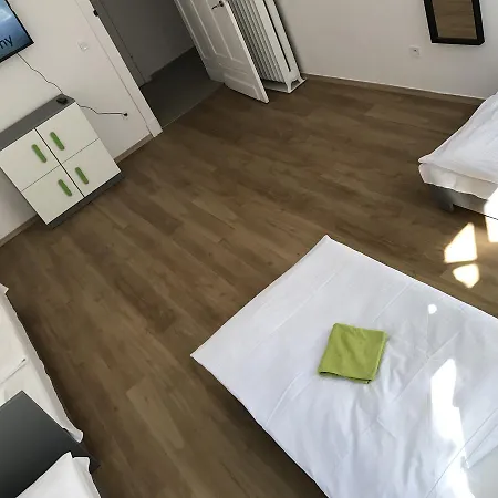 Hostel Green *