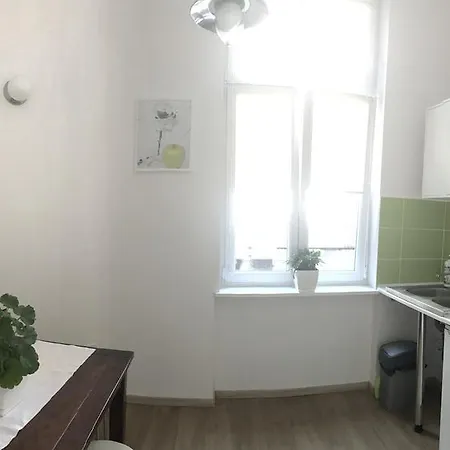 Hostel Green