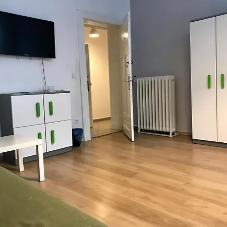 Hostel Green